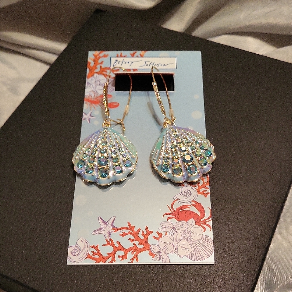 Betsey Johnson Iridescent Seashell Drop Earrings - Gold Hooks Ti Te